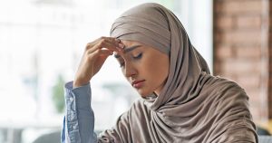 Noktara - Muslima mit Kopftuch sauer, weil er ihre neue Frisur nicht bemerkt
