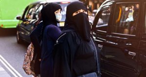 Noktara - Muslimische Frauen begrüßen weltweite Mundschutzpflicht