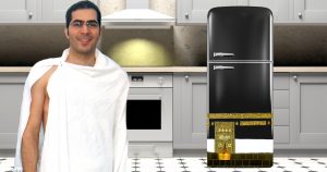 Noktara - Typ malt Kühlschrank an und macht seine Hadsch in der Küche